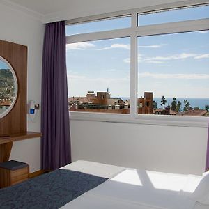 Suite met een Slaapkamer en een King Size Bed